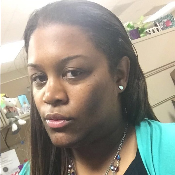 Meet your Posher, Linny Rae - Picture 5 of 5